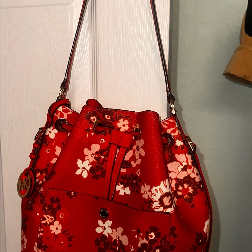 Floral Red Bucket Bag - Picture 10 of 10
